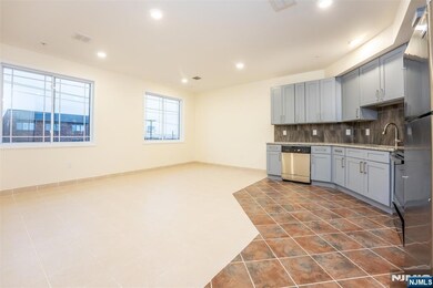 44 Bergen Blvd unit 2, Fairview, NJ 07022 - photo 4