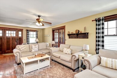 09-Living Room