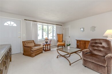 44 Carlisle St, Cranston, RI 02920 - photo 3