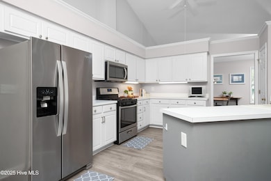 1610 W Hightree Lane, New Bern, NC 28562