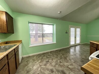 Kitchen and Breakfast Combo