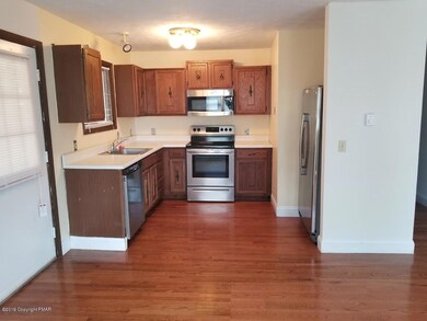 7204 Rimrock Dr, Tobyhanna, PA 18466 - photo 4