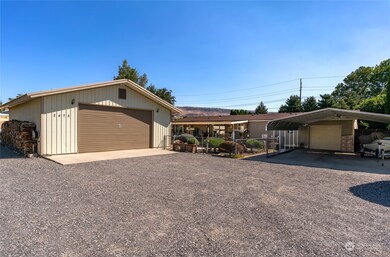 2475 1st St NE, East Wenatchee, WA 98802 - photo 2