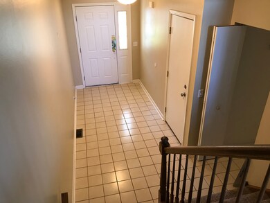 5 Sierra Ct, Lake In the Hills, IL 60156 - photo 2