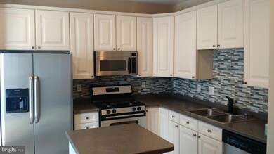 8104 Shannons Alley, Laurel, MD 20724 - photo 3