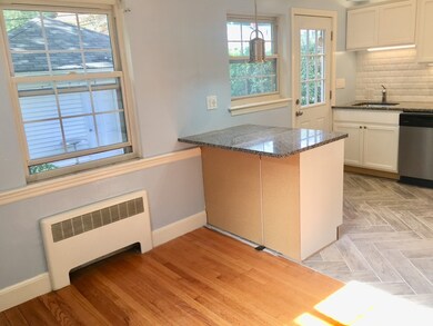 765 Vfw Pkwy unit 2, West Roxbury, MA 02132 - photo 2