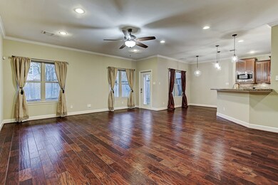 1642 Richelieu Ln, Houston, TX 77018 - photo 3