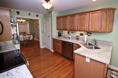 6910 Catalpa Springs Dr, Louisville, KY 40228 - photo 6