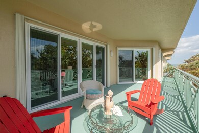 Large 2nd Floor Balcony