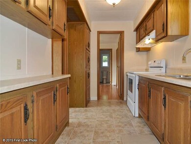 131 Holiday Ct, Wakefield, RI 02879 - photo 4