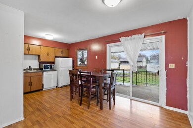 Eat in Kitchen