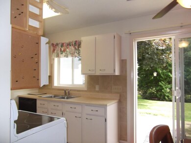 B1 Grandview Dr, South Burlington, VT 05403 - photo 5