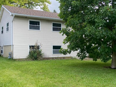 312 S Murray Hill Rd, Columbus, OH 43228 - photo 2