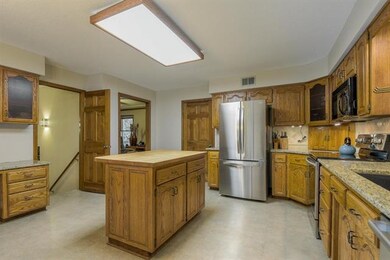 13875 W 67th St, Shawnee, KS 66216 - photo 6