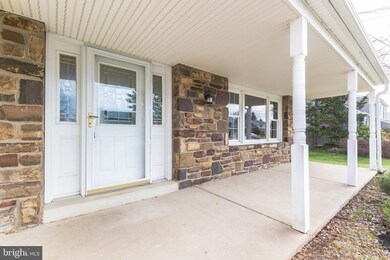 181 Fletcher Dr, Morrisville, PA 19067 - photo 4