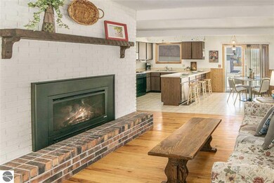 115 Washington St, Elk Rapids, MI 49629 - photo 3