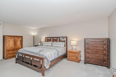 29637 Farmbrook Villa Ct unit 21, Southfield, MI 48034 - photo 5