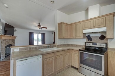 2944 W Tepee St-24
