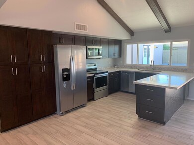 3202 W Angela Dr, Phoenix, AZ 85053 - photo 2