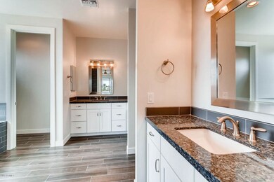 5236 E Lonesome Dove Trail San-large-015