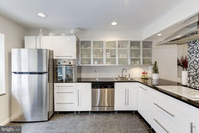 10231 Arizona Cir, Bethesda, MD 20817 - photo 5