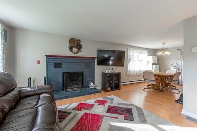 6 Salmon St, Newmarket, NH 03857 - photo 5