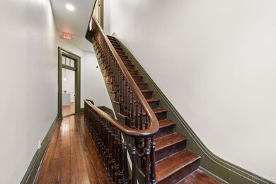 1431 Republic St unit 3, Cincinnati, OH 45202 - photo 4