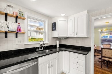 14 Barry St, Quincy, MA 02169 - photo 6