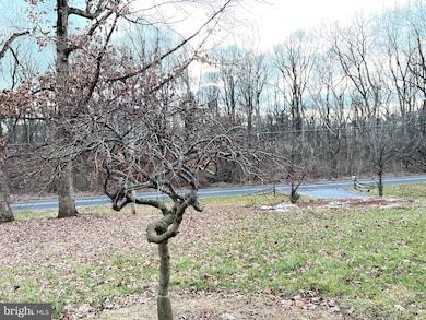 2535 River Rd, Reading, PA 19605 - photo 6