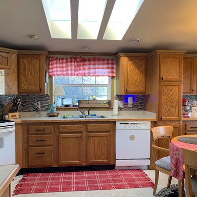 185 Jamey Dr, Rochester, NH 03868 - photo 4