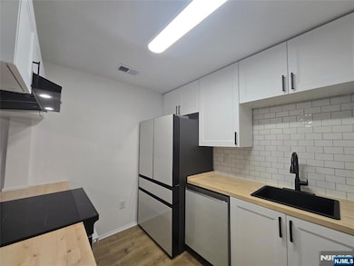 2080 Drake Ct, Mahwah, NJ 07430 - photo 7