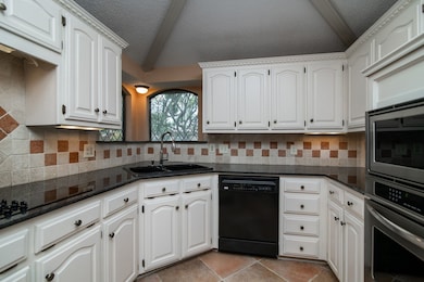 618 Stone Canyon Dr, Irving, TX 75063 - photo 7