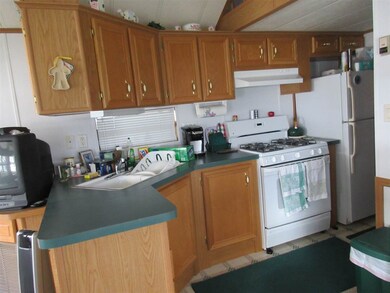 725 Eagle Bend Rd, Linden, TN 37096 - photo 2