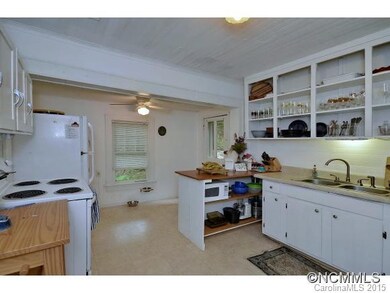 34 Little Bo Ln, Leicester, NC 28748 - photo 6