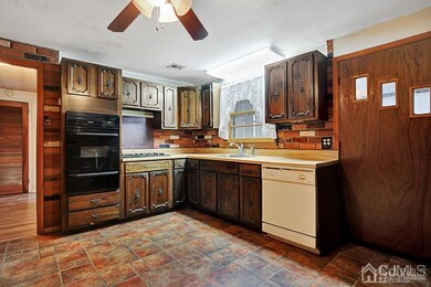 318 Lorraine Ave, Middlesex, NJ 08846 - photo 7