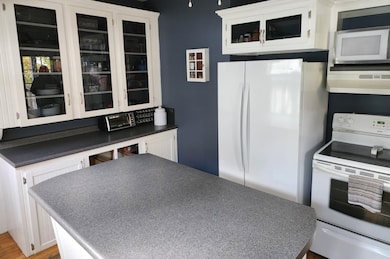 37 Maple Ave, Claremont, NH 03743 - photo 5