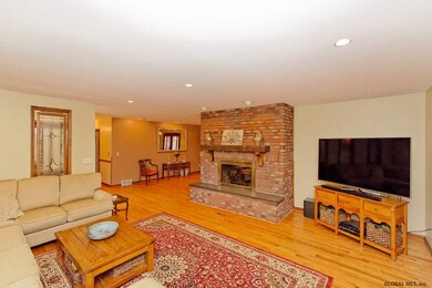 2 Stock Ln, Rensselaer, NY 12144 - photo 4
