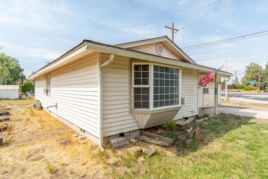 3415 SW 26th St, Redmond, OR 97756 - photo 3