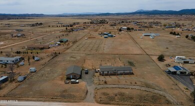 1055 W Lingor Ln, Paulden, AZ 86334 - photo 3