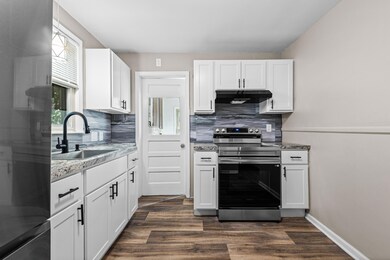 4705 Jackson St, Dearborn Heights, MI 48125 - photo 5