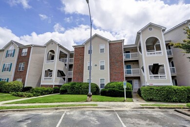 904 Litchfield Way Unit E-large-002-17-3
