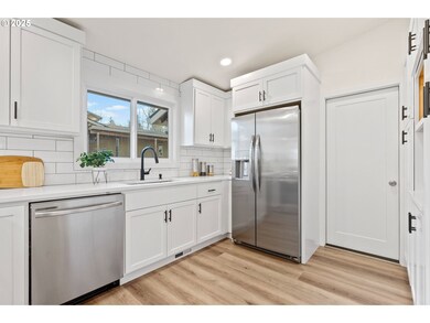 4545 SW Stephenson St, Portland, OR 97219 - photo 7