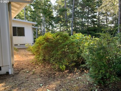 1710 W Park Dr, Florence, OR 97439 - photo 6