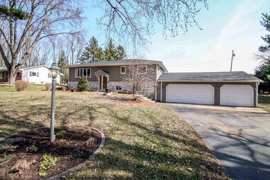 2401 White Oak Tr, Dunn, WI 53575 - photo 2