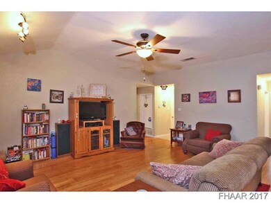 1301 Elke Cir, Copperas Cove, TX 76522 - photo 2