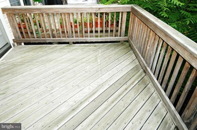 9124 Aventon Ct, Lorton, VA 22079 - photo 5