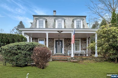 136 Chestnut Ridge Rd, Saddle River, NJ 07458 - photo 7