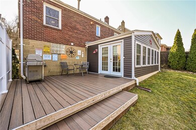 LARGE TREX DECK PERFECT FOR HOSTING!