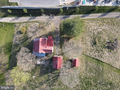 58 Kyne Ln, Berkeley Springs, WV 25411 - photo 5