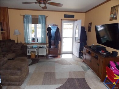 269 E Ridge St, Coaldale, PA 18218 - photo 3